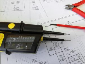 Home Professionele betrouwbare elektricien in Nijmegen voert elektrische installatie en onderhoud uit aan groepenkast en bedrading